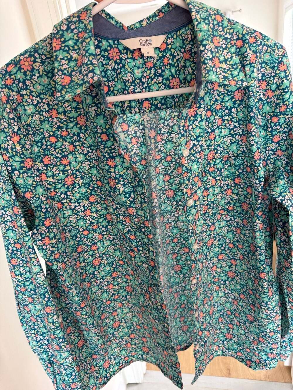 Croft & Barrow Women's Floral Button Down Shirt Size M